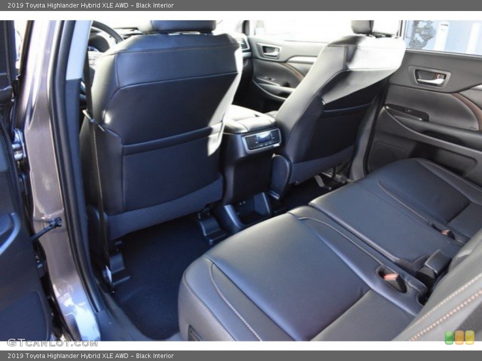 Black Interior Rear Seat for the 2019 Toyota Highlander Hybrid XLE AWD #130943761