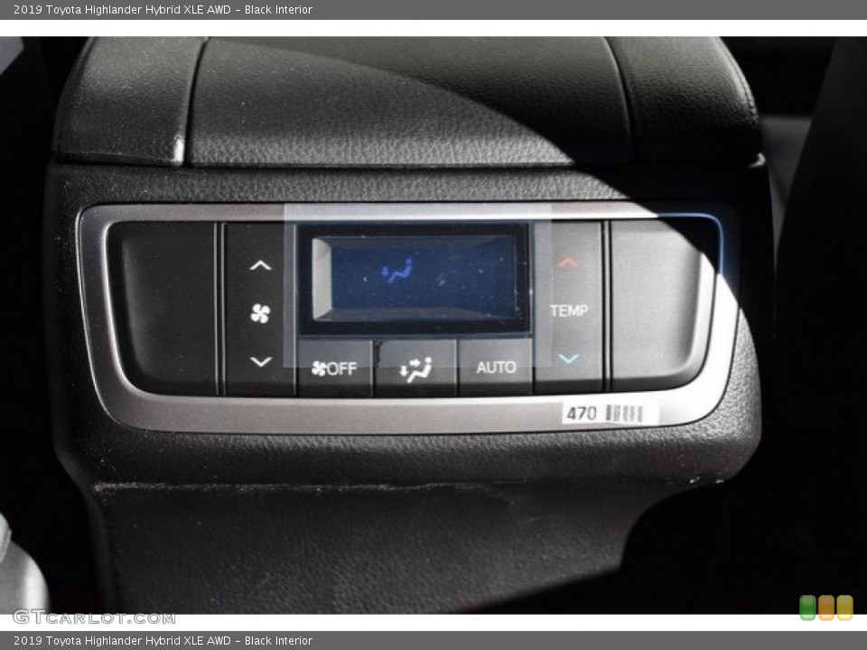 Black Interior Controls for the 2019 Toyota Highlander Hybrid XLE AWD #130943809