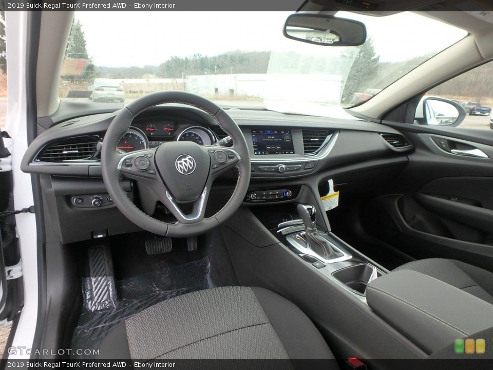 Ebony Interior Photo for the 2019 Buick Regal TourX Preferred AWD #130955832