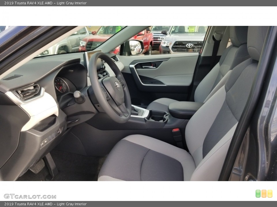 Light Gray Interior Photo for the 2019 Toyota RAV4 XLE AWD #130966509