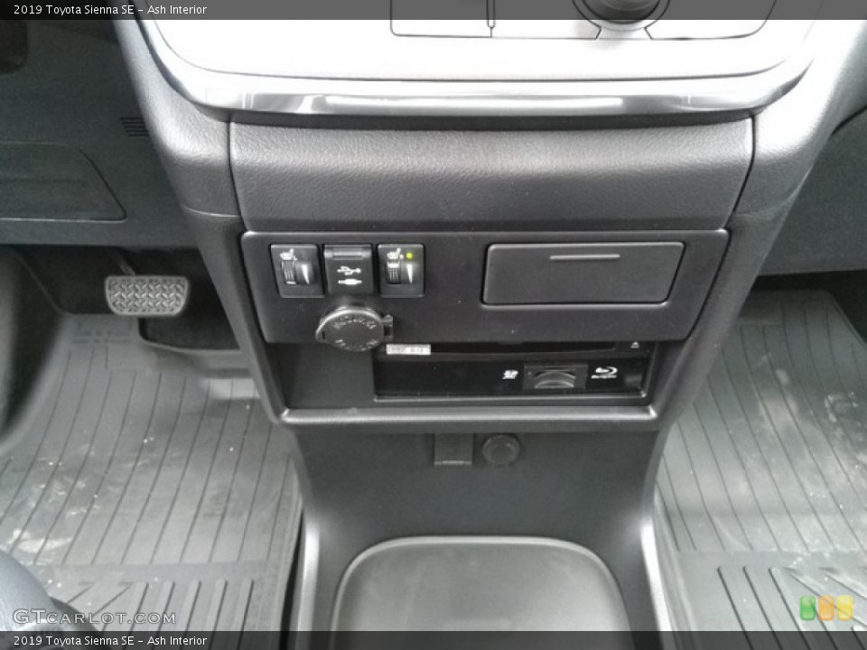 Ash Interior Controls for the 2019 Toyota Sienna SE #130966524