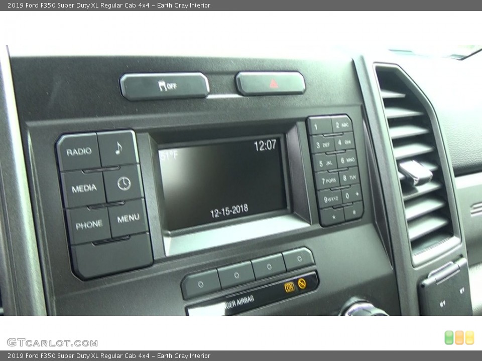 Earth Gray Interior Controls for the 2019 Ford F350 Super Duty XL Regular Cab 4x4 #131018047