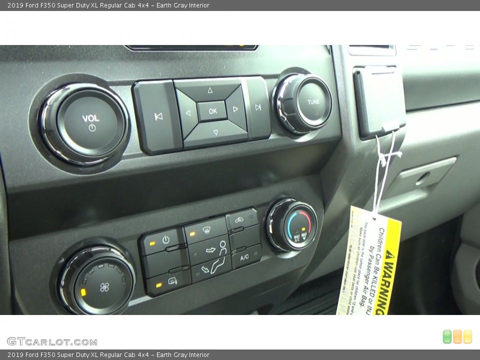 Earth Gray Interior Controls for the 2019 Ford F350 Super Duty XL Regular Cab 4x4 #131018071