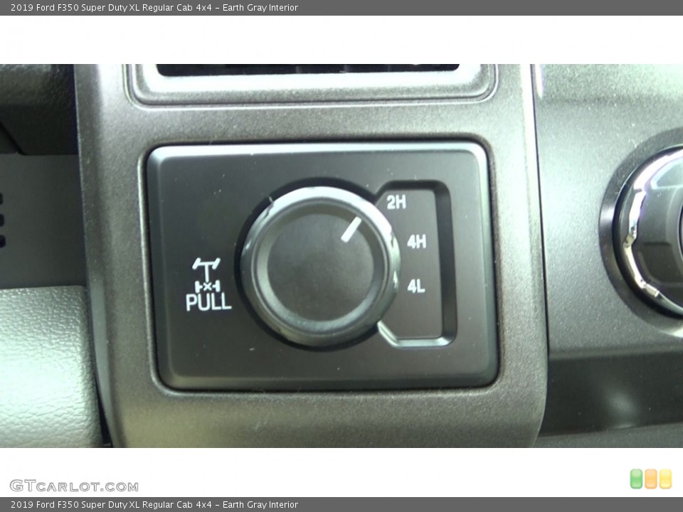 Earth Gray Interior Controls for the 2019 Ford F350 Super Duty XL Regular Cab 4x4 #131018094