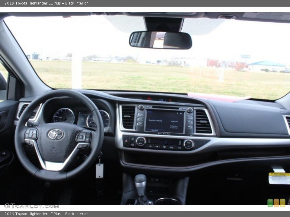 Black Interior Dashboard for the 2019 Toyota Highlander LE Plus #131024145