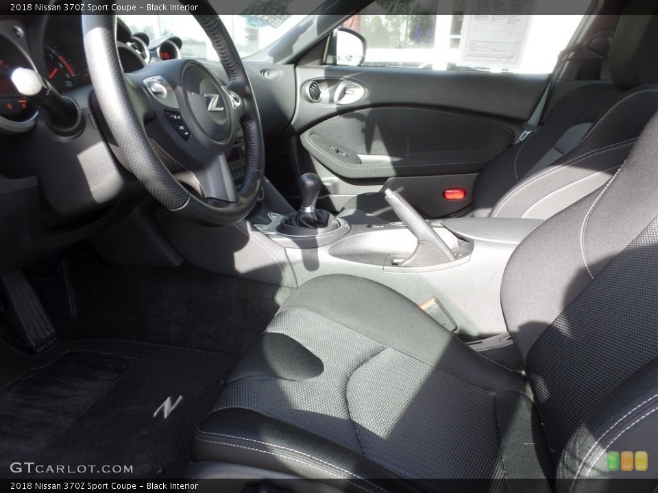 Black Interior Photo for the 2018 Nissan 370Z Sport Coupe #131033256