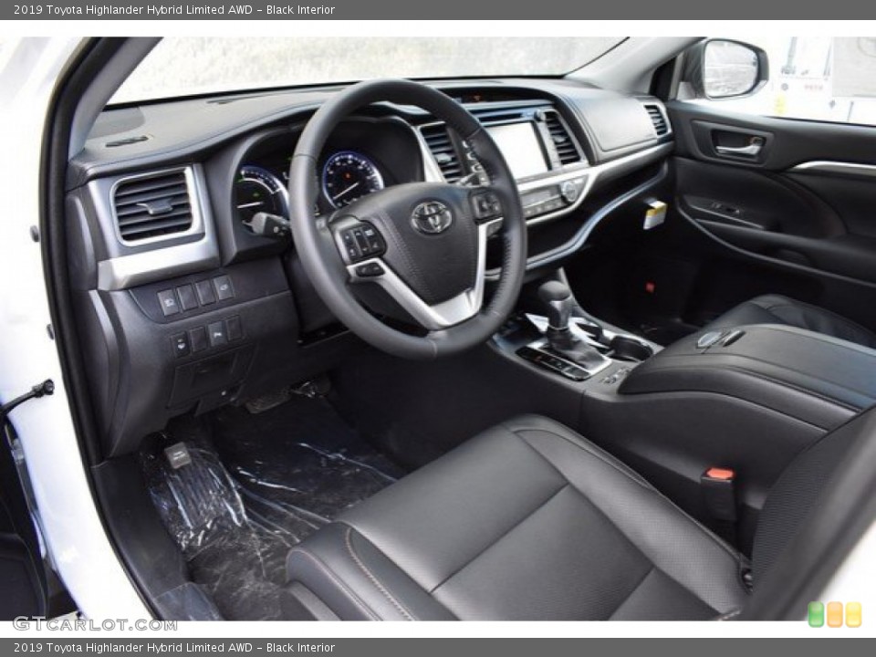 Black Interior Photo for the 2019 Toyota Highlander Hybrid Limited AWD #131061664
