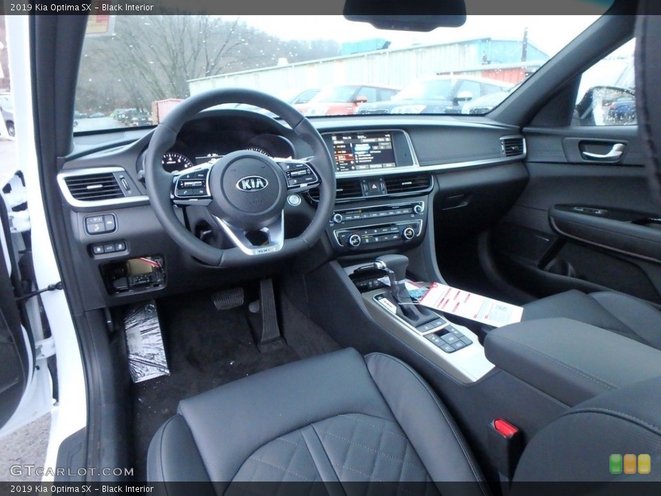 Black Interior Photo for the 2019 Kia Optima SX #131082766