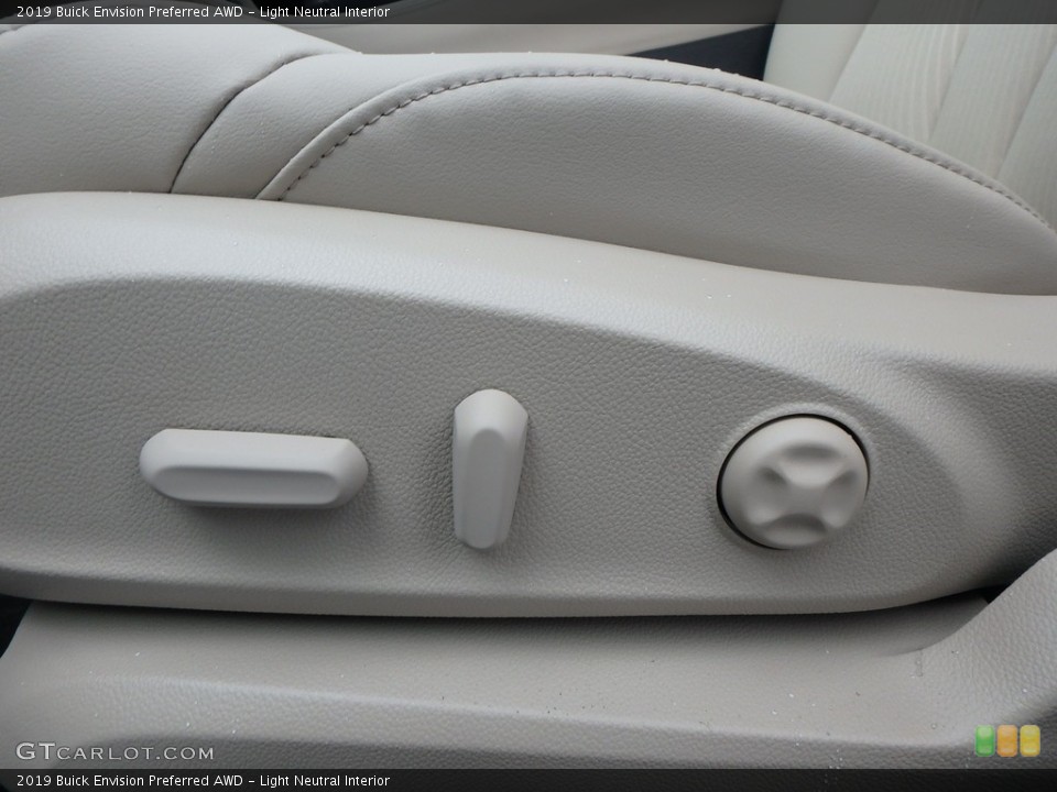 Light Neutral Interior Controls for the 2019 Buick Envision Preferred AWD #131084524