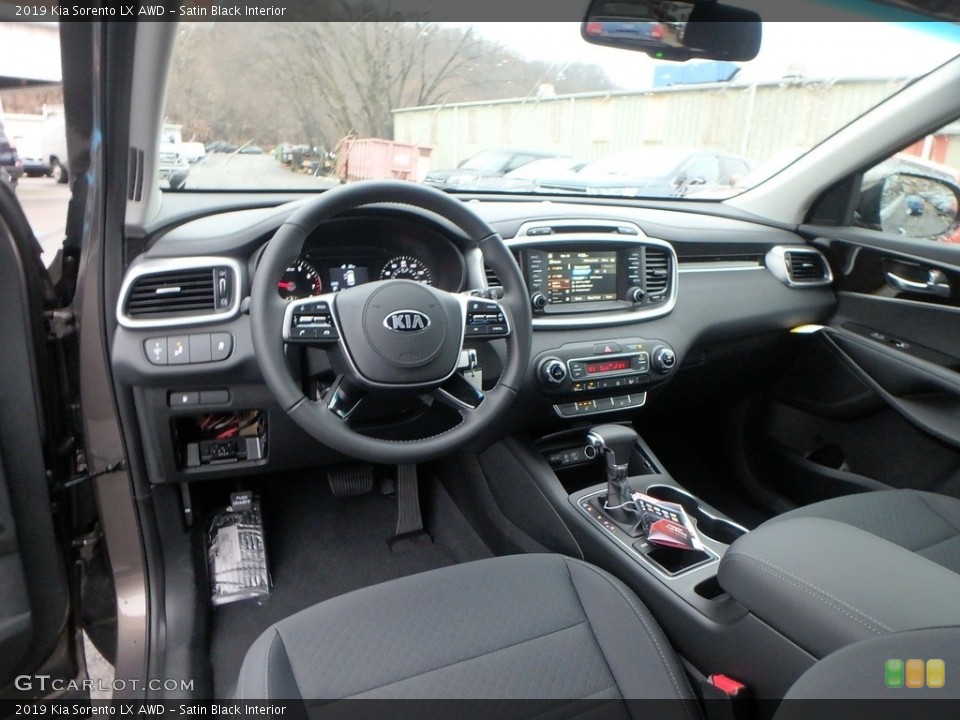 Satin Black Interior Photo for the 2019 Kia Sorento LX AWD #131084791