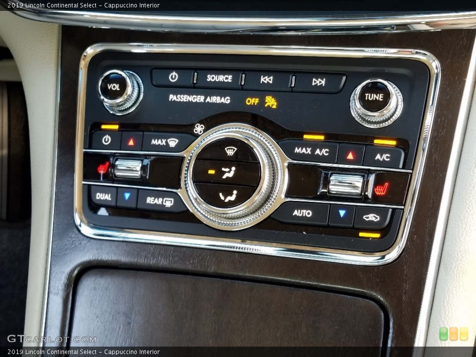 Cappuccino Interior Controls for the 2019 Lincoln Continental Select #131110911