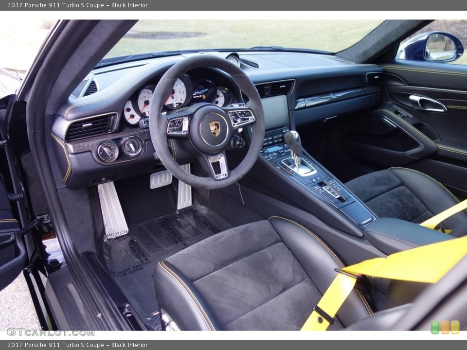 Black Interior Photo for the 2017 Porsche 911 Turbo S Coupe #131114967