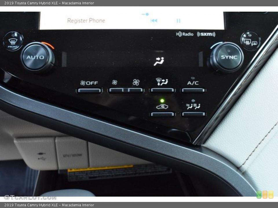 Macadamia Interior Controls for the 2019 Toyota Camry Hybrid XLE #131116314