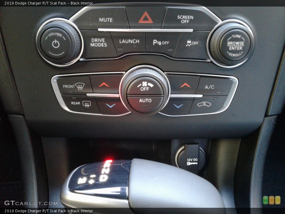 Black Interior Controls for the 2019 Dodge Charger R/T Scat Pack #131119083
