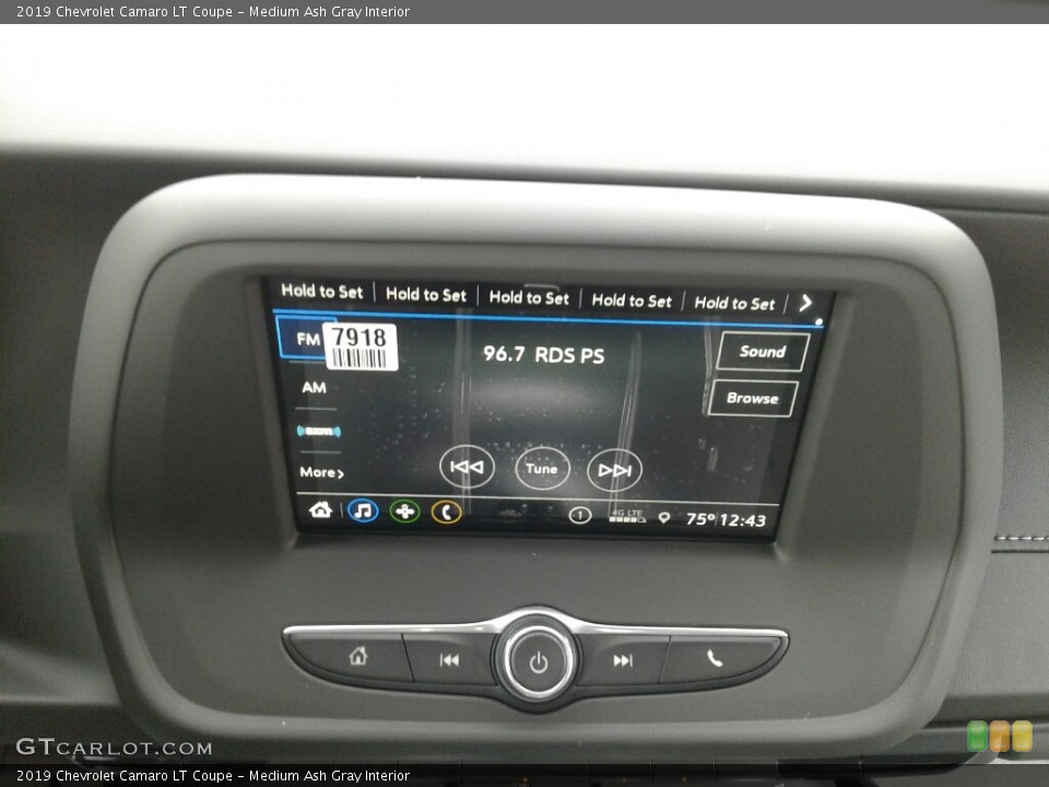 Medium Ash Gray Interior Controls for the 2019 Chevrolet Camaro LT Coupe #131131592