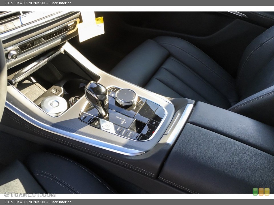 Black Interior Controls for the 2019 BMW X5 xDrive50i #131142566