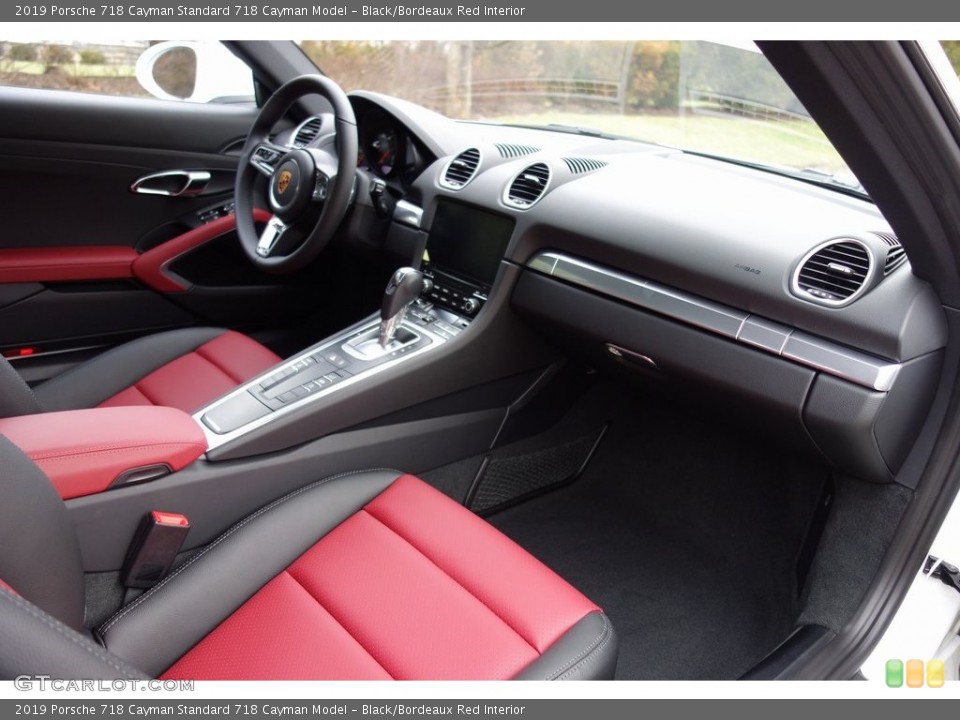 Black/Bordeaux Red Interior Dashboard for the 2019 Porsche 718 Cayman  #131142794