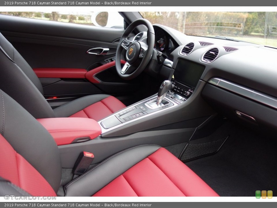 Black/Bordeaux Red Interior Dashboard for the 2019 Porsche 718 Cayman  #131142818