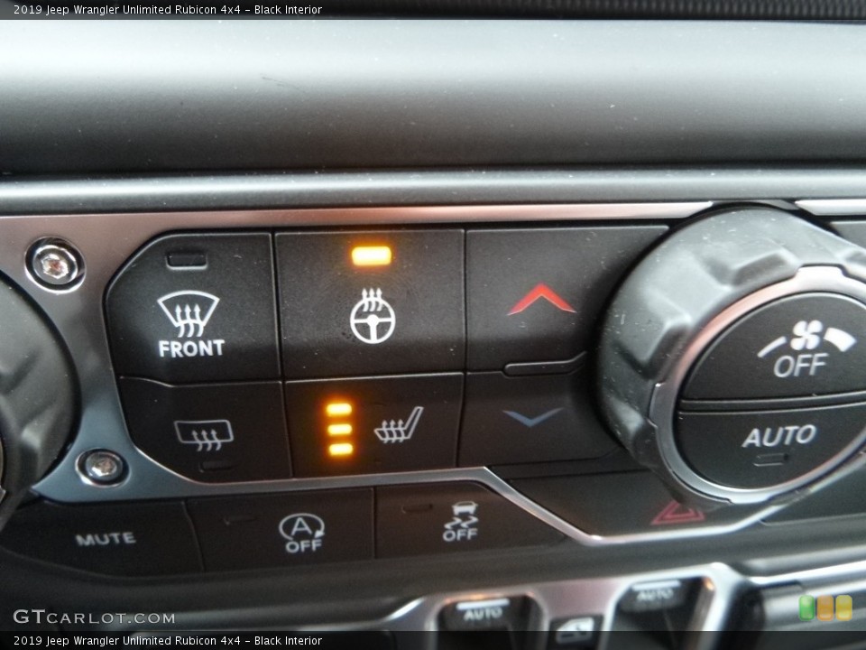 Black Interior Controls for the 2019 Jeep Wrangler Unlimited Rubicon 4x4 #131213966