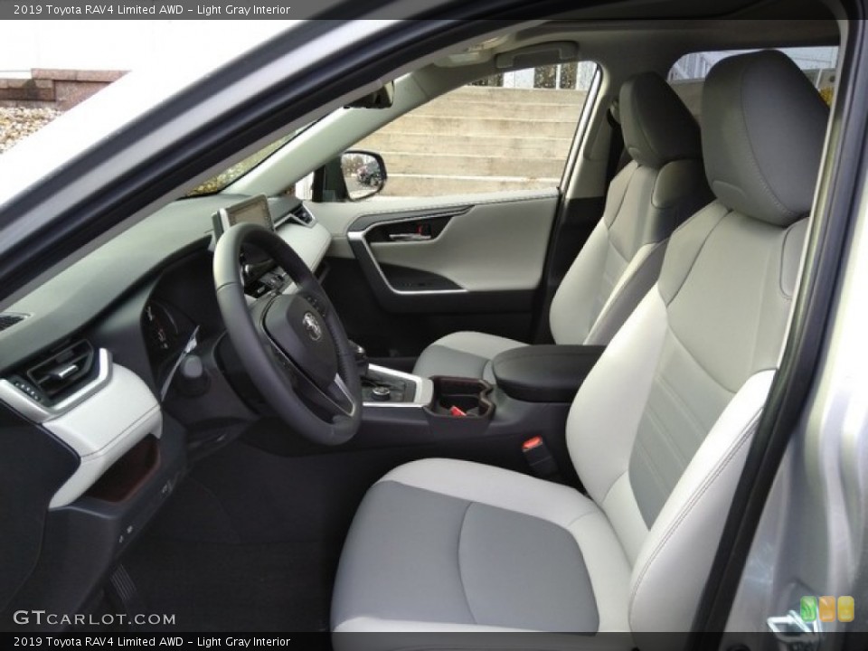Light Gray Interior Photo for the 2019 Toyota RAV4 Limited AWD #131253060