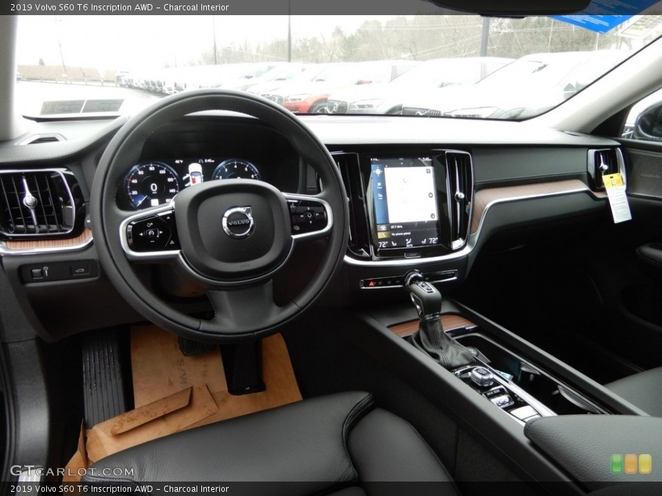 Charcoal Interior Dashboard for the 2019 Volvo S60 T6 Inscription AWD #131259363