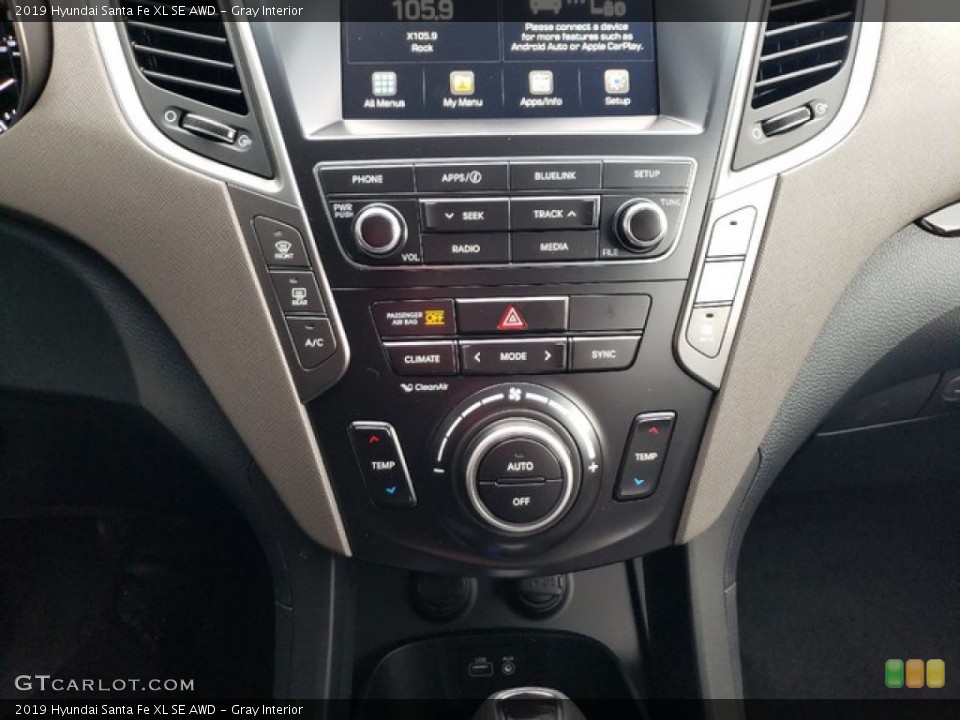 Gray Interior Controls for the 2019 Hyundai Santa Fe XL SE AWD #131315829