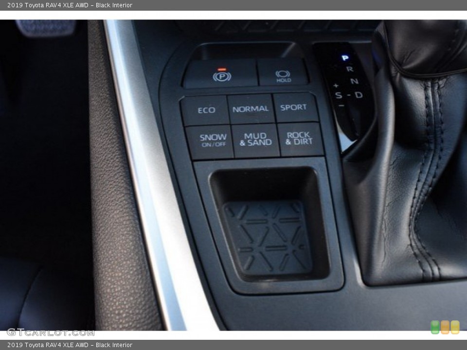 Black Interior Controls for the 2019 Toyota RAV4 XLE AWD #131318540