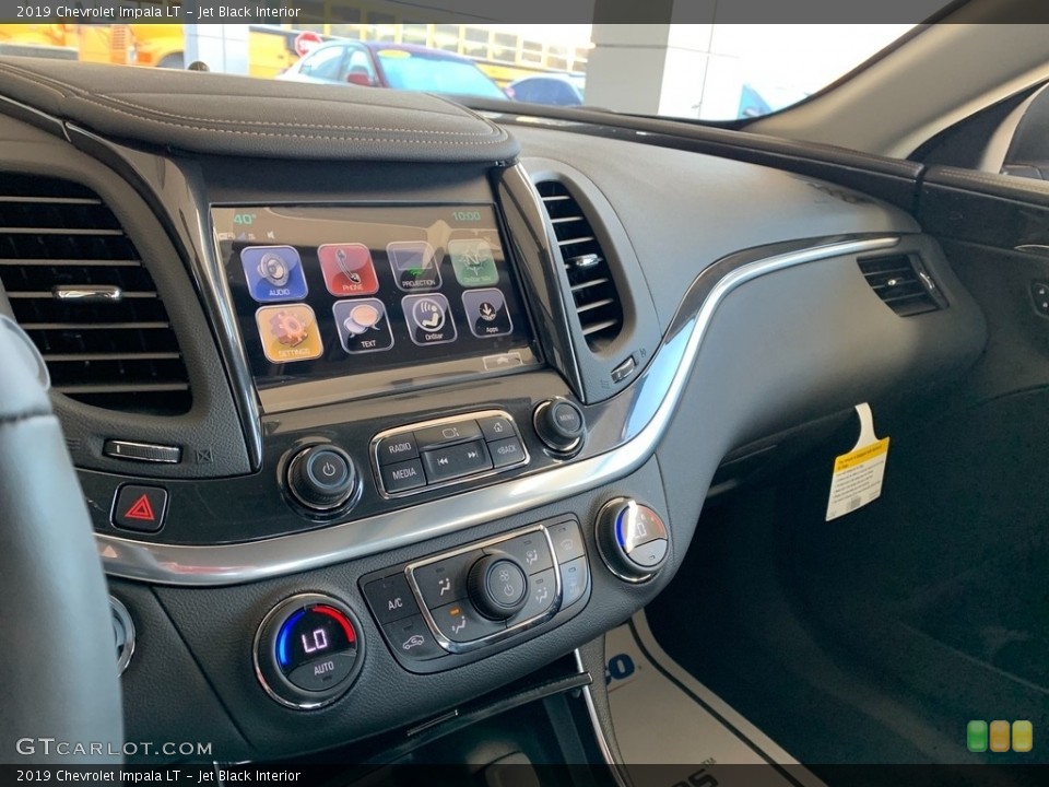 Jet Black Interior Dashboard for the 2019 Chevrolet Impala LT #131319531
