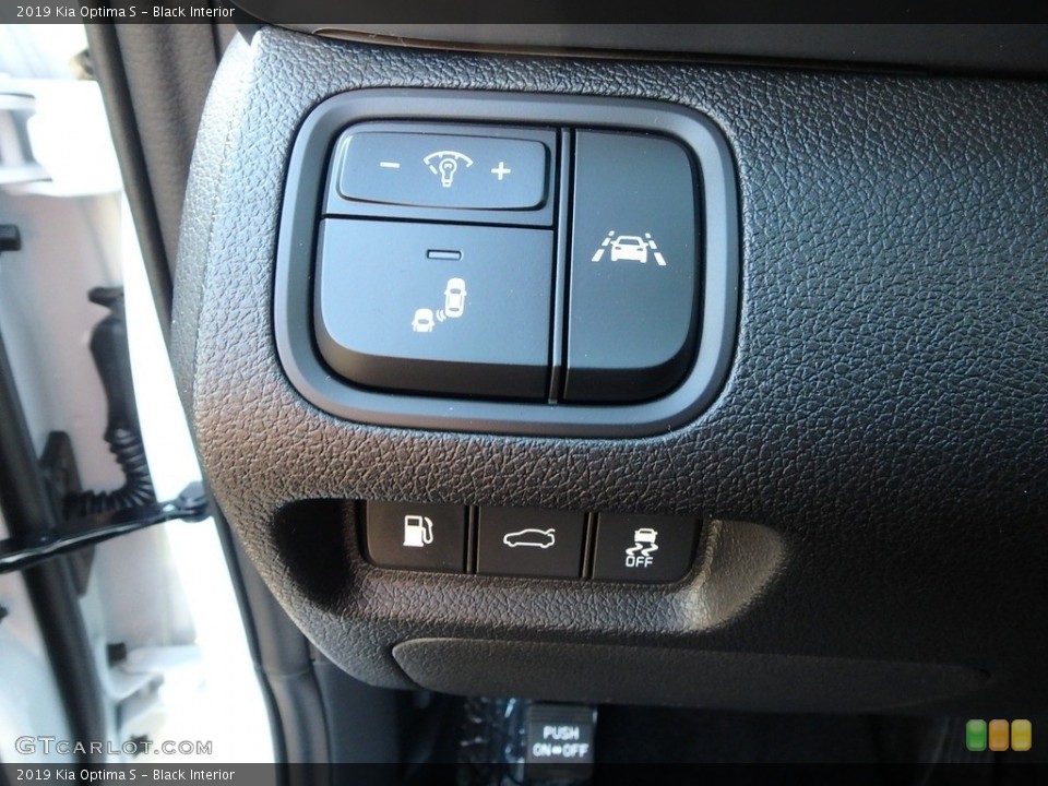 Black Interior Controls for the 2019 Kia Optima S #131328735