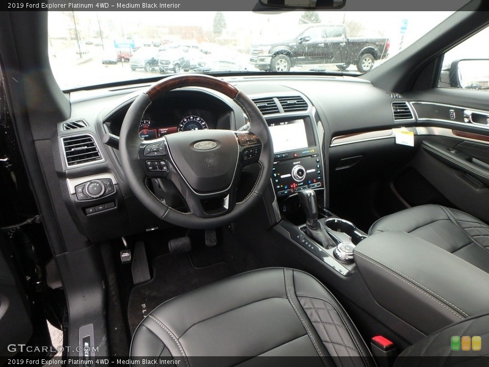 Medium Black Interior Photo for the 2019 Ford Explorer Platinum 4WD #131345822