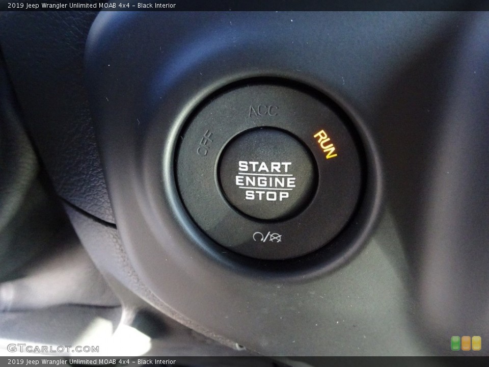 Black Interior Controls for the 2019 Jeep Wrangler Unlimited MOAB 4x4 #131346782
