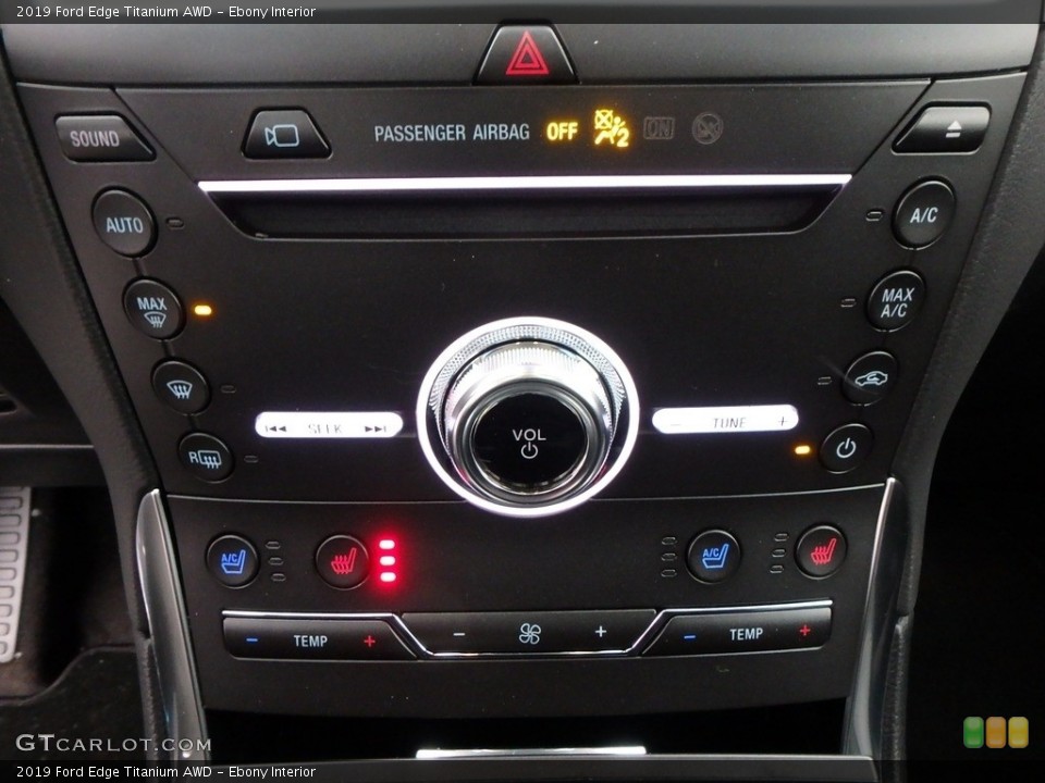 Ebony Interior Controls for the 2019 Ford Edge Titanium AWD #131347043