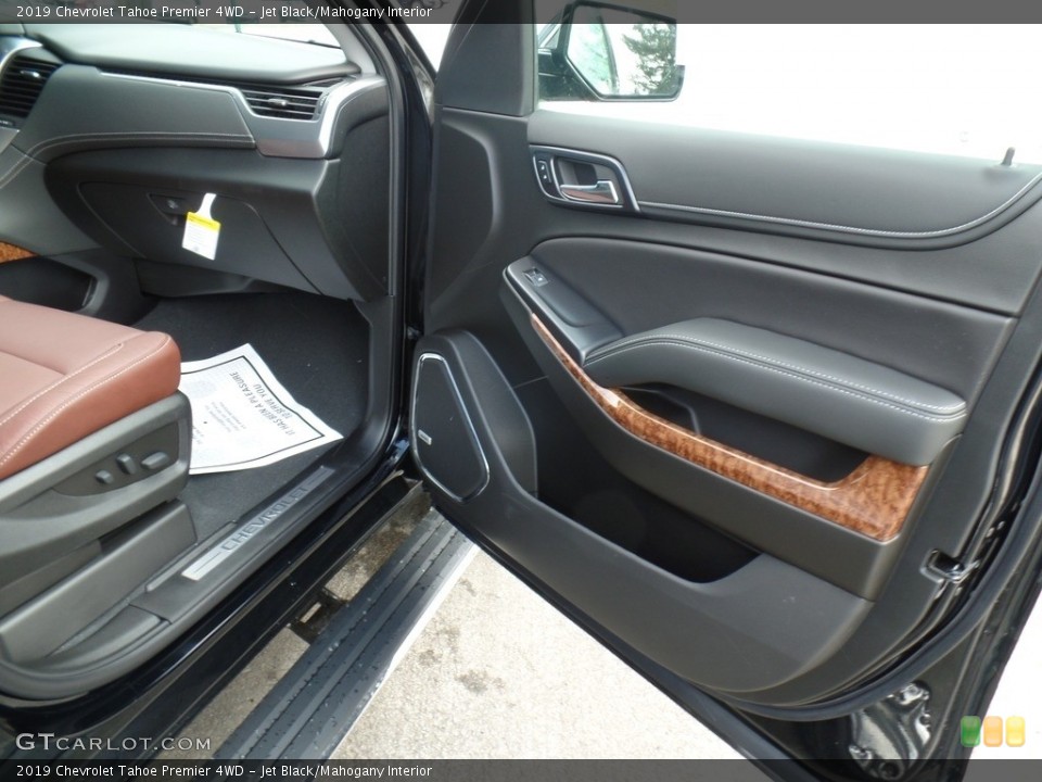 Jet Black/Mahogany Interior Door Panel for the 2019 Chevrolet Tahoe Premier 4WD #131379848