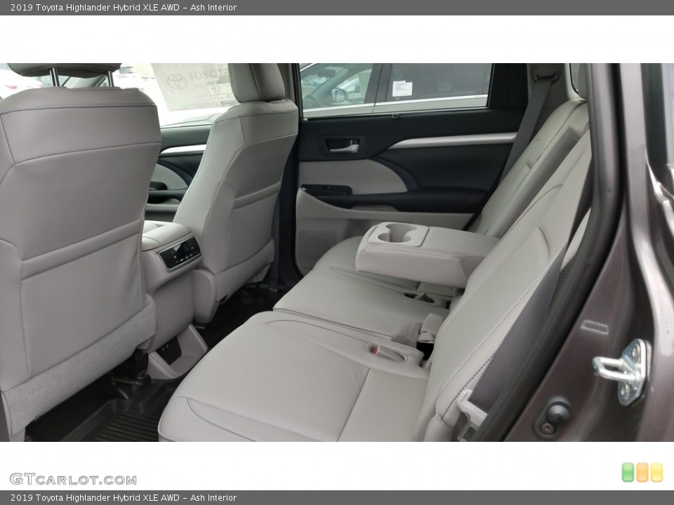 Ash Interior Rear Seat for the 2019 Toyota Highlander Hybrid XLE AWD #131387579