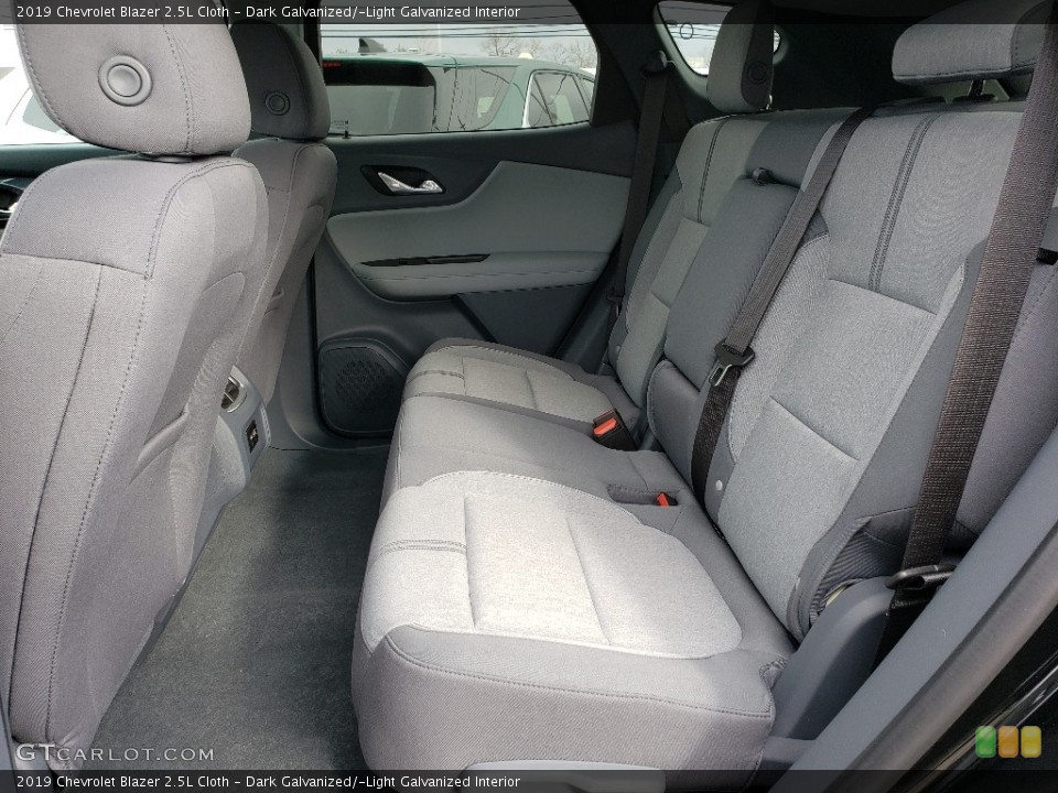 Dark Galvanized/­Light Galvanized 2019 Chevrolet Blazer Interiors