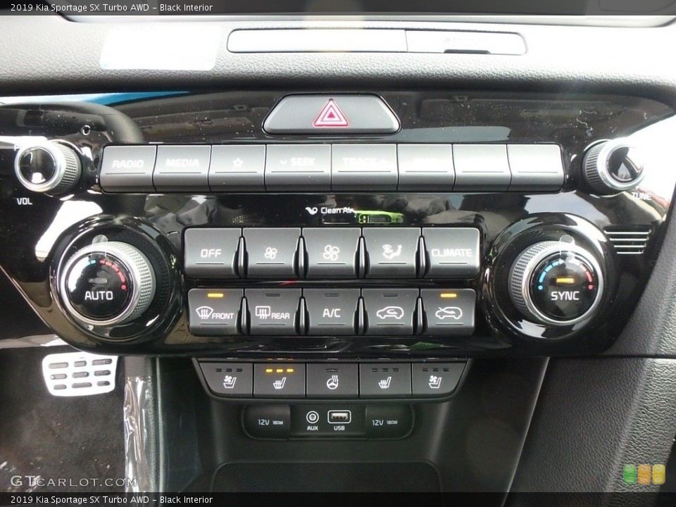 Black Interior Controls for the 2019 Kia Sportage SX Turbo AWD #131394810