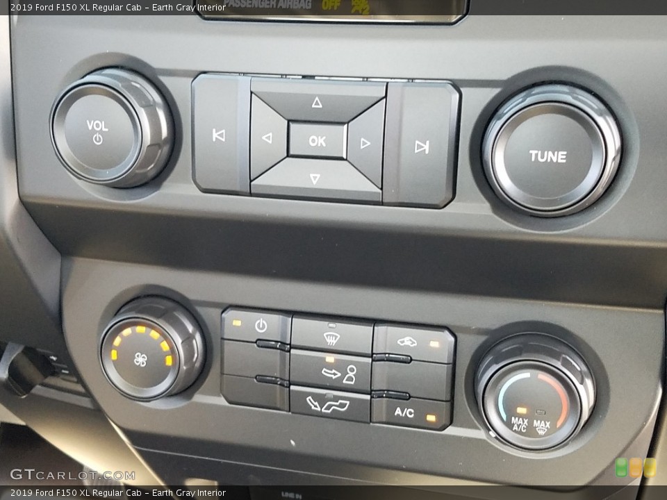Earth Gray Interior Controls for the 2019 Ford F150 XL Regular Cab #131406216