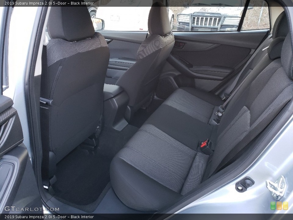 Black Interior Rear Seat for the 2019 Subaru Impreza 2.0i 5-Door #131406225