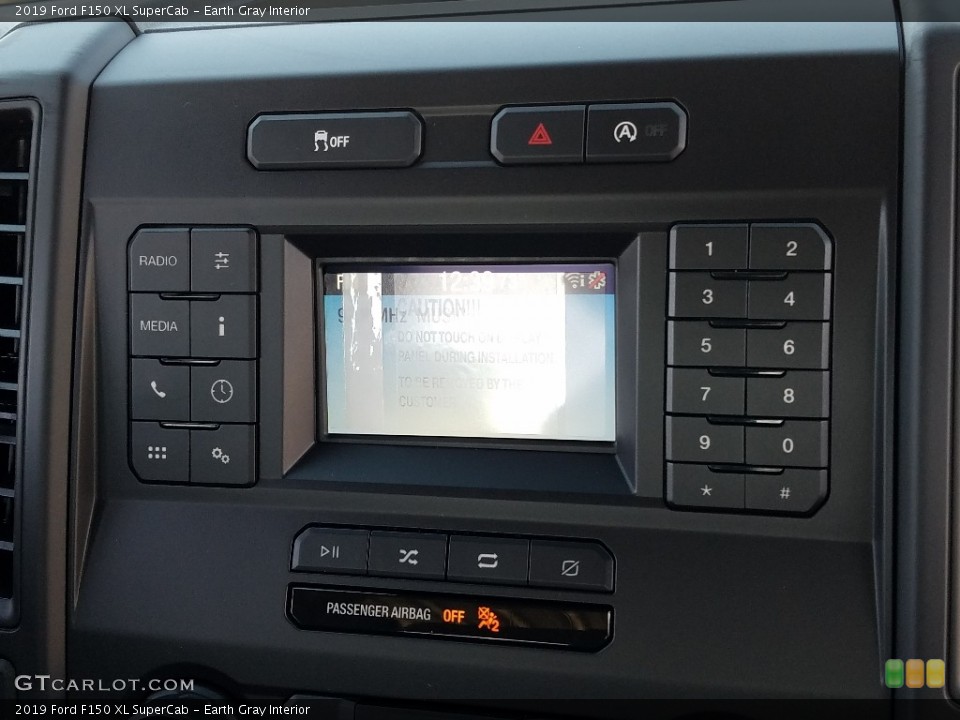 Earth Gray Interior Controls for the 2019 Ford F150 XL SuperCab #131406963