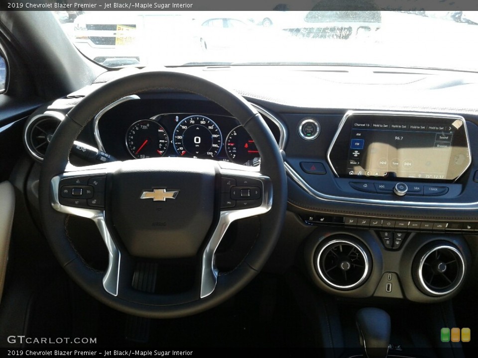 Jet Black/­Maple Sugar Interior Dashboard for the 2019 Chevrolet Blazer Premier #131410245