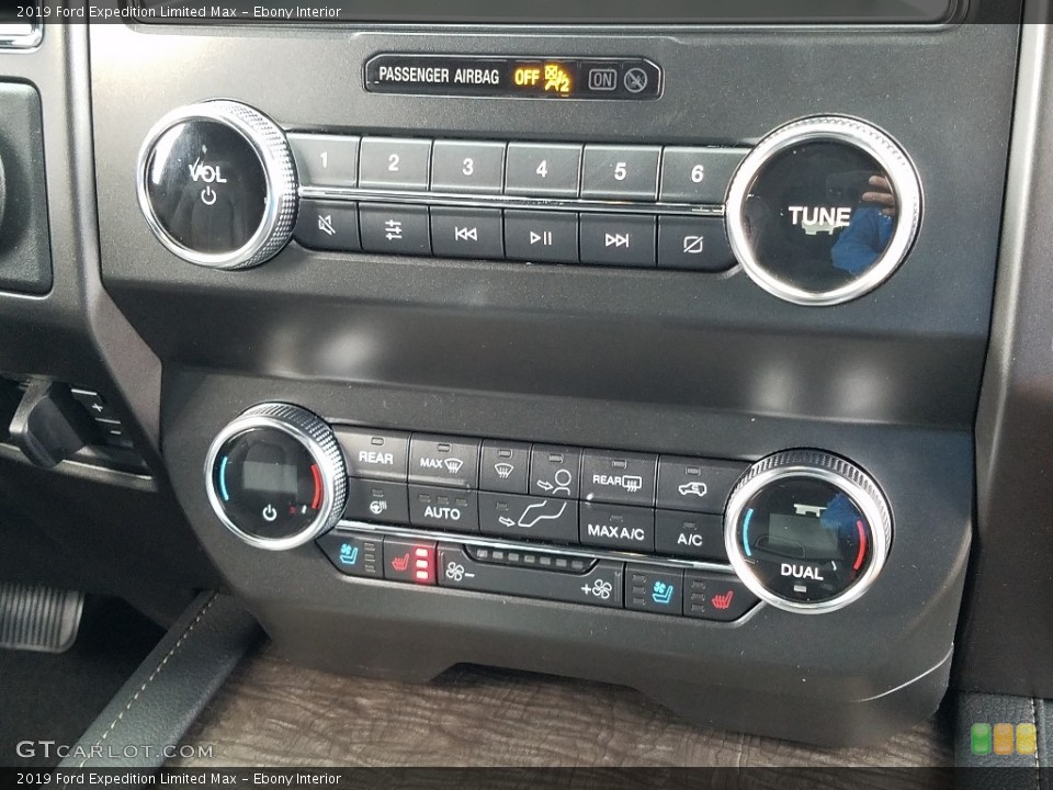 Ebony Interior Controls for the 2019 Ford Expedition Limited Max #131436178