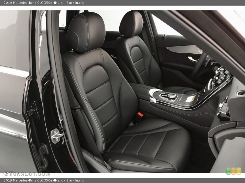 Black Interior Photo for the 2019 Mercedes-Benz GLC 350e 4Matic #131446666