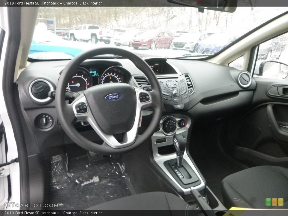 Charcoal Black Interior Photo for the 2019 Ford Fiesta SE Hatchback #131478171
