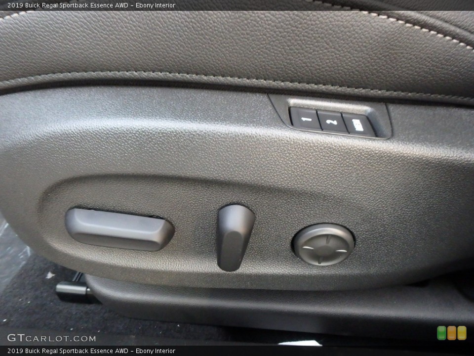 Ebony Interior Controls for the 2019 Buick Regal Sportback Essence AWD #131484123