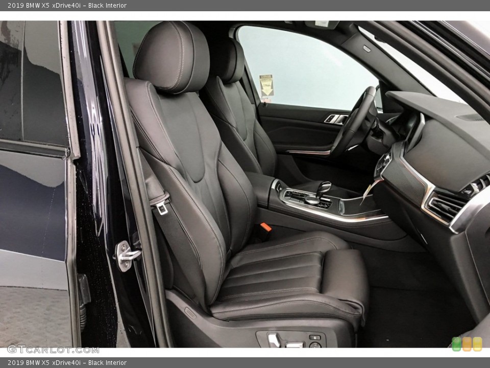 Black Interior Photo for the 2019 BMW X5 xDrive40i #131507293