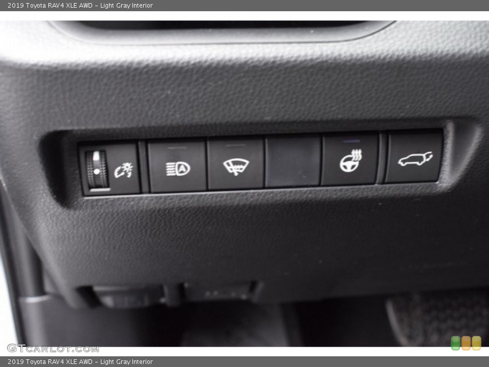 Light Gray Interior Controls for the 2019 Toyota RAV4 XLE AWD #131551905