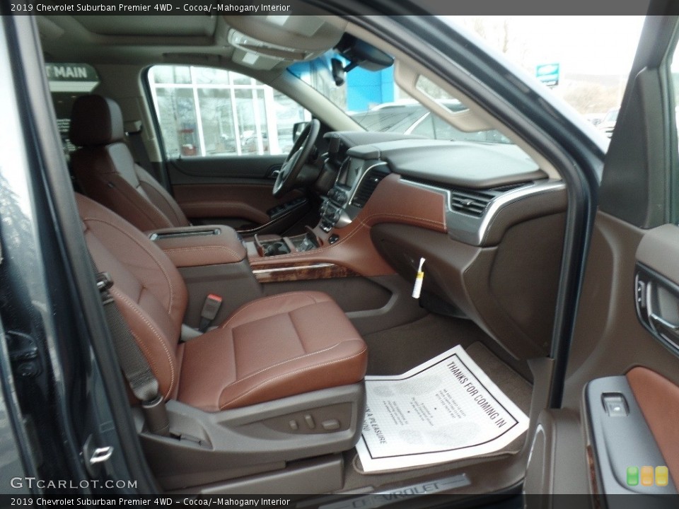 Cocoa/­Mahogany Interior Photo for the 2019 Chevrolet Suburban Premier 4WD #131567243