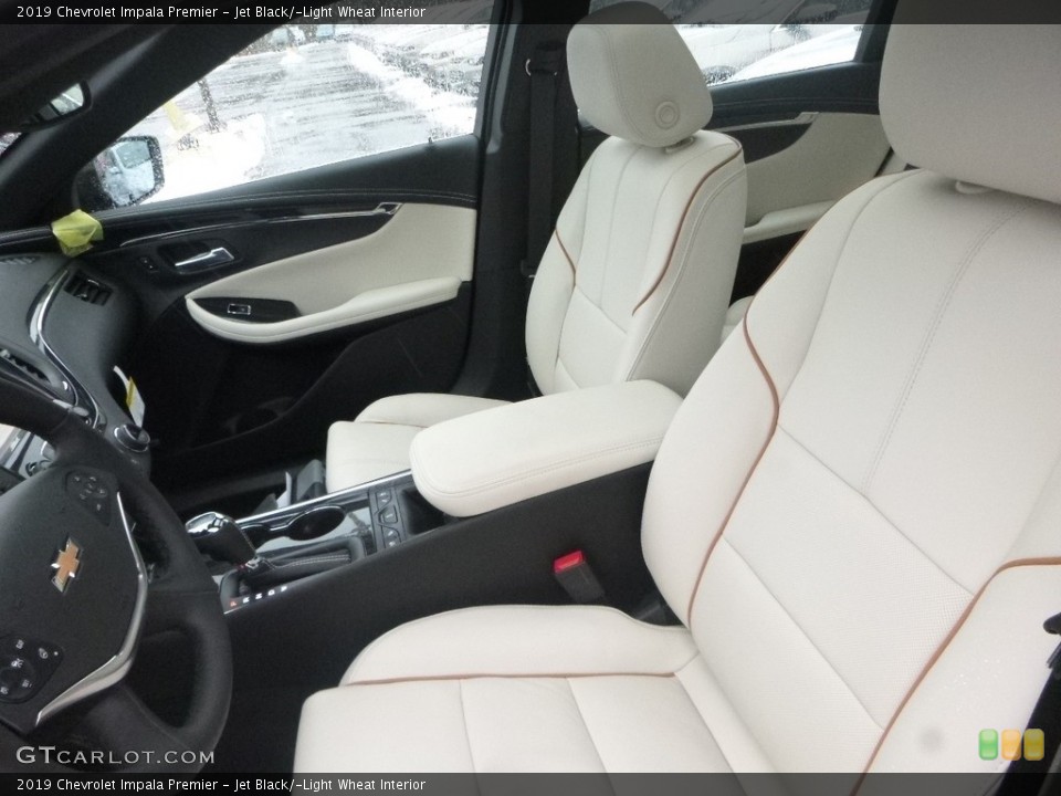 Jet Black/­Light Wheat 2019 Chevrolet Impala Interiors