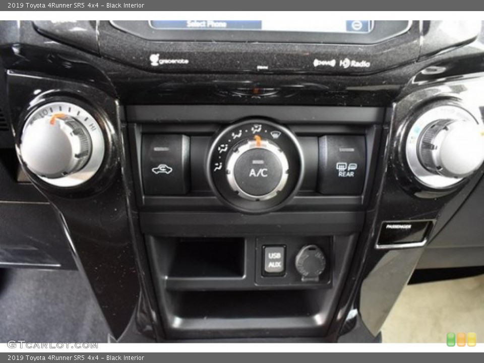 Black Interior Controls for the 2019 Toyota 4Runner SR5 4x4 #131599192