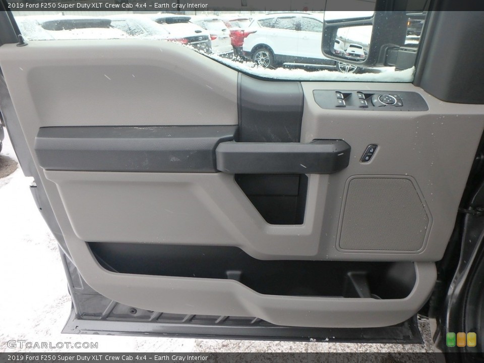 Earth Gray Interior Door Panel for the 2019 Ford F250 Super Duty XLT Crew Cab 4x4 #131612545